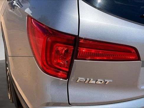 Used 2017 Honda Pilot Elite image 31