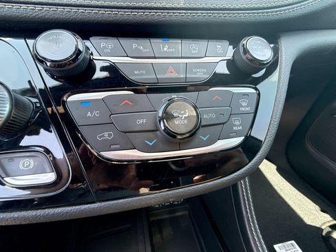 Used 2021 Chrysler Pacifica Limited w/ Uconnect Theater Family Group AWD/4WD image 20