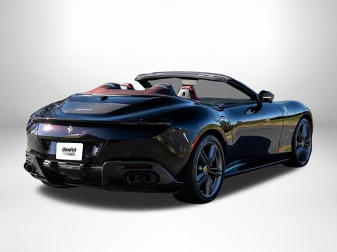 Used 2024 Ferrari Roma Spider RWD image 9