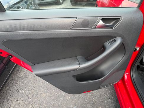 Used 2012 Volkswagen Jetta SE FWD image 29
