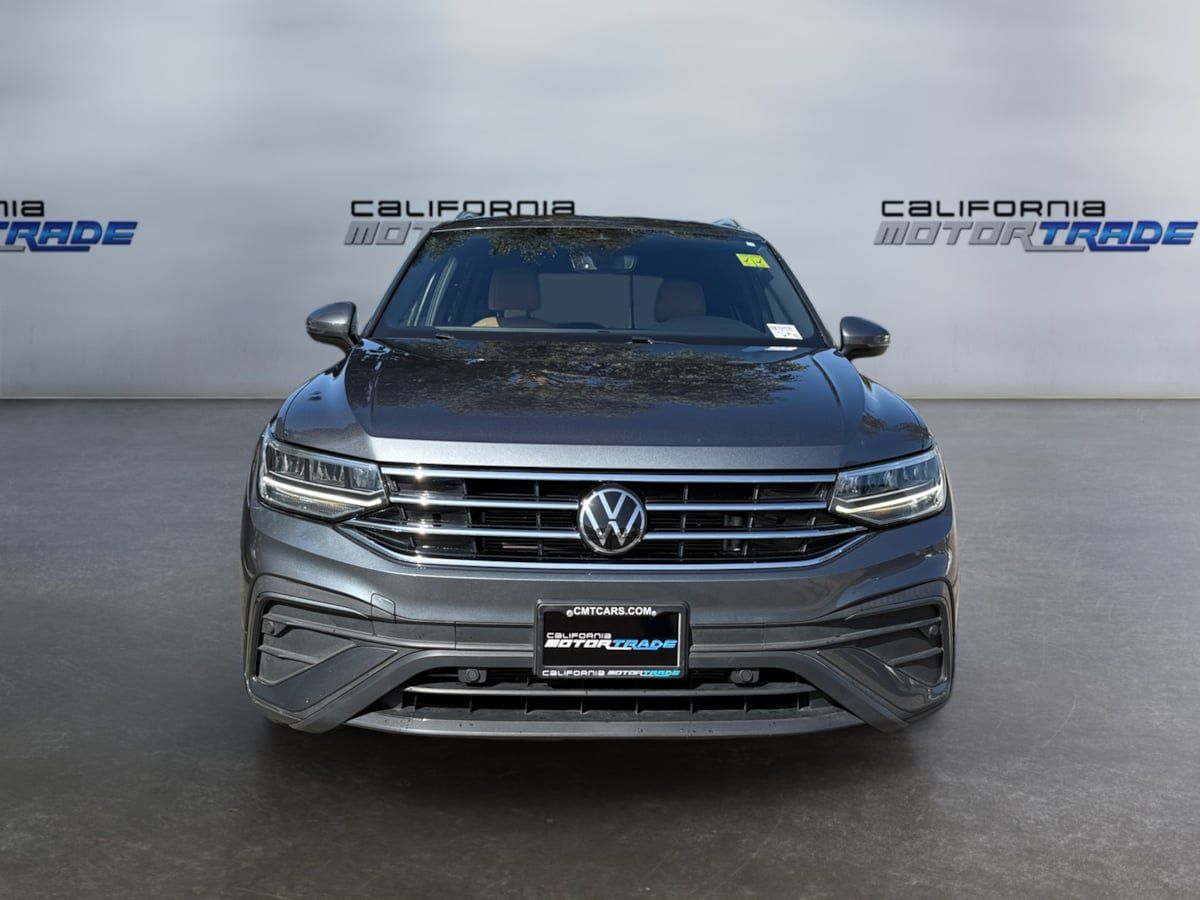 Used 2022 Volkswagen Tiguan SE FWD image 2