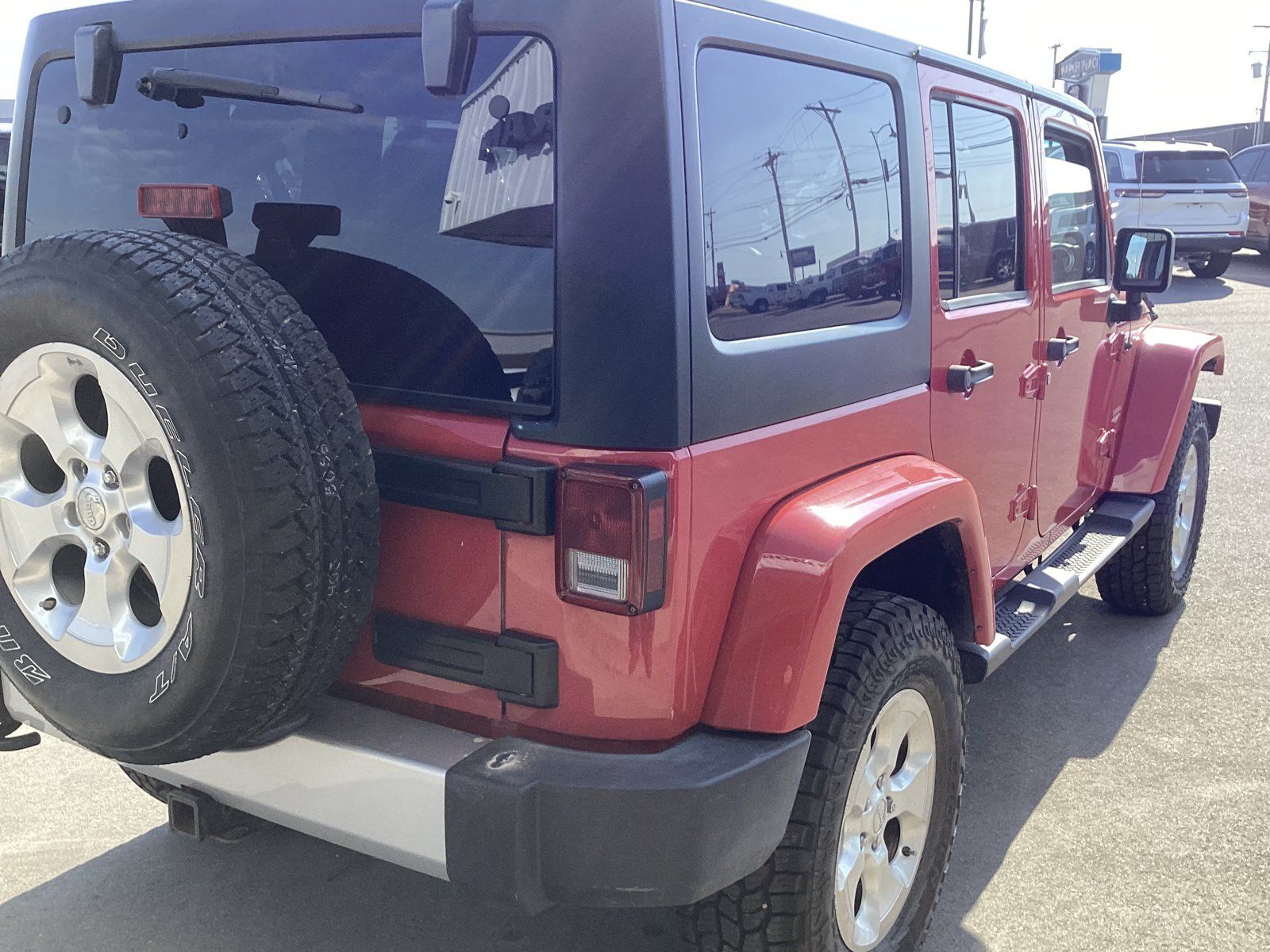 Used 2013 Jeep Wrangler Unlimited Sahara w/ Connectivity Group AWD/4WD image 5