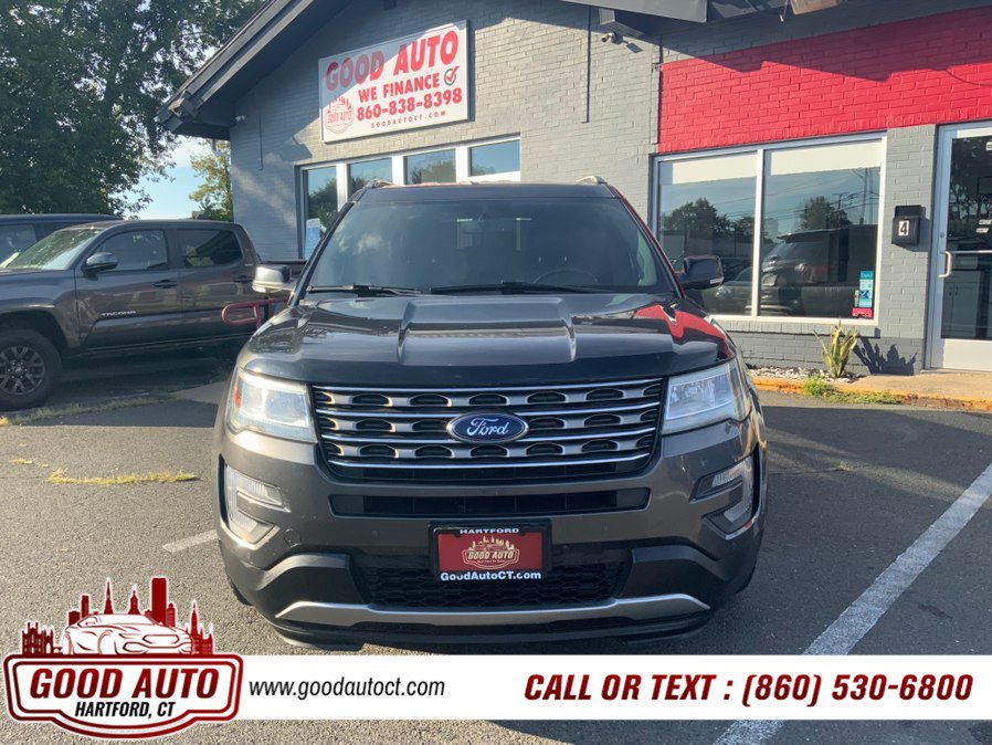 Used 2017 Ford Explorer XLT w/ Equipment Group 202A AWD/4WD image 2