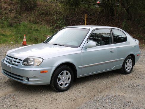 Used 2004 Hyundai Accent GL image 1