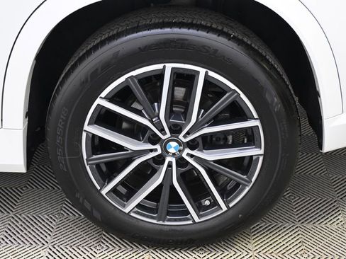 Used 2025 BMW X1 xDrive28i w/ M Sport Package image 20