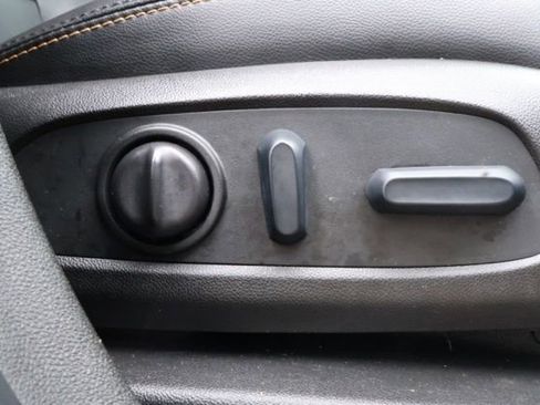 Used 2022 Chevrolet Equinox Premier image 13