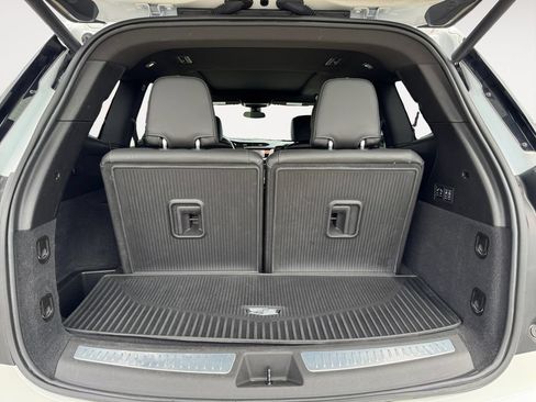 Used 2024 Cadillac XT6 Premium Luxury w/ LPO, Floor Liner Package AWD/4WD image 5
