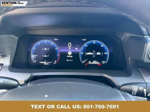 Used 2025 Toyota Tacoma TRD Off-Road image 16