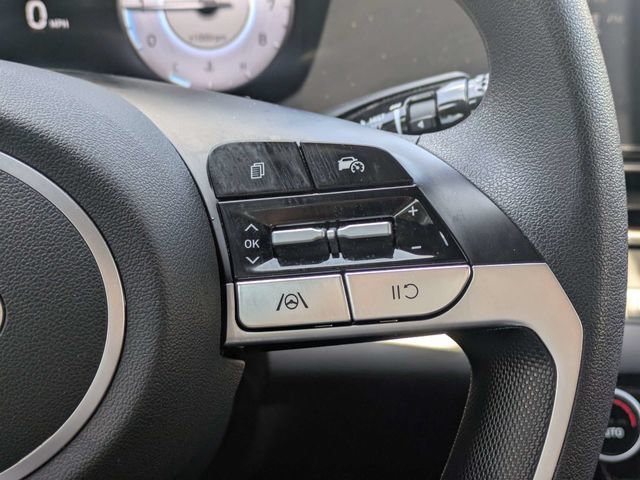Used 2024 Hyundai Elantra SEL FWD image 25