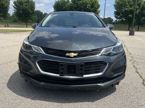 Used 2017 Chevrolet Cruze LT w/ Convenience Package FWD image 8