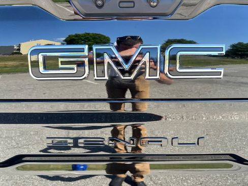 Used 2026 GMC Sierra 1500 Denali AWD/4WD image 42