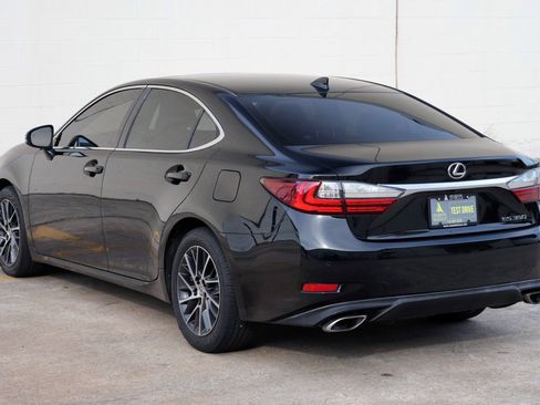 Used 2016 Lexus ES 350 w/ Luxury Package w/Wood Trim FWD image 47