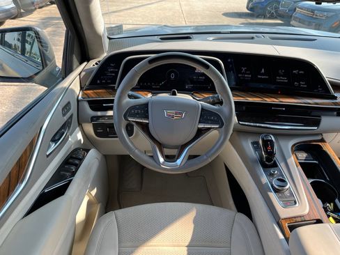Used 2023 Cadillac Escalade ESV Sport Platinum RWD image 11