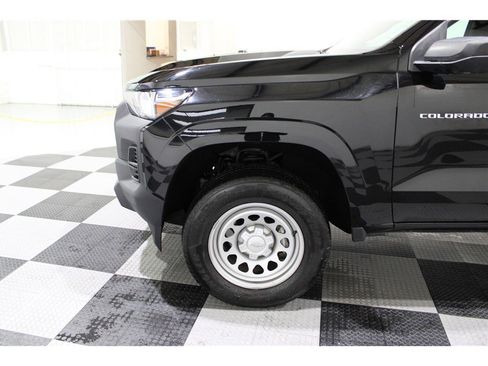 Used 2023 Chevrolet Colorado W/T image 9