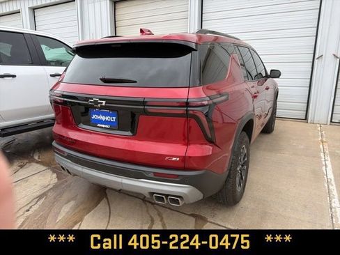 Used 2024 Chevrolet Traverse Z71 w/ Enhanced Driving Package AWD/4WD image 20