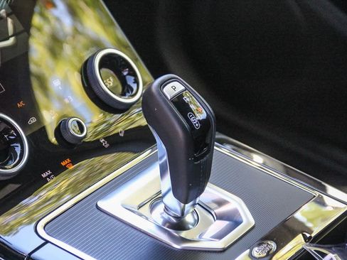 Used 2023 Land Rover Range Rover Evoque R-Dynamic S image 18