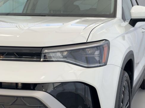 New 2026 Volkswagen Taos SE image 11