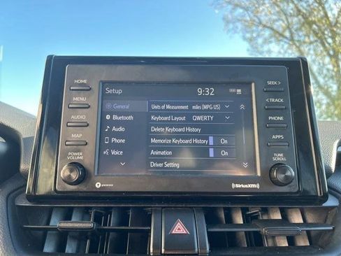 Used 2022 Toyota RAV4 XLE image 24