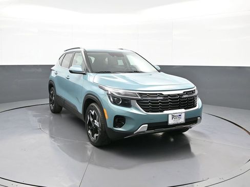 Certified 2024 Kia Seltos EX AWD/4WD image 3