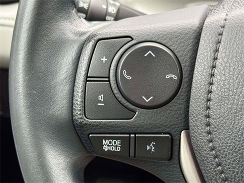 Used 2018 Toyota RAV4 Limited w/ Advanced Technology Package image 21