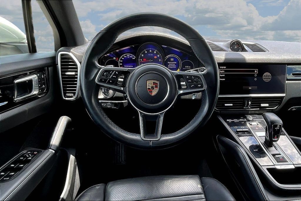 Used 2023 Porsche Cayenne AWD/4WD image 8