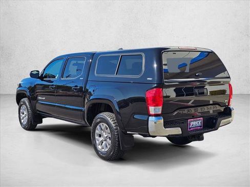 Used 2017 Toyota Tacoma SR5 RWD image 7