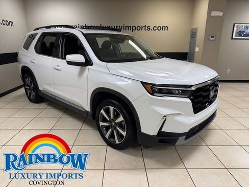 Used 2024 Honda Pilot Touring image 1