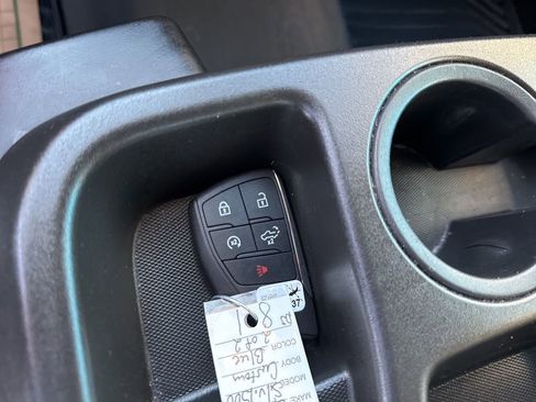 Used 2023 Chevrolet Silverado 1500 Custom image 30