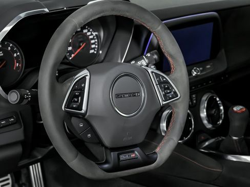 Used 2019 Chevrolet Camaro ZL1 image 26
