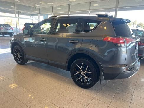 Used 2018 Toyota RAV4 SE w/ Power Extra Value Package image 10