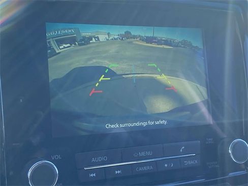 Used 2024 Nissan Frontier SL image 14