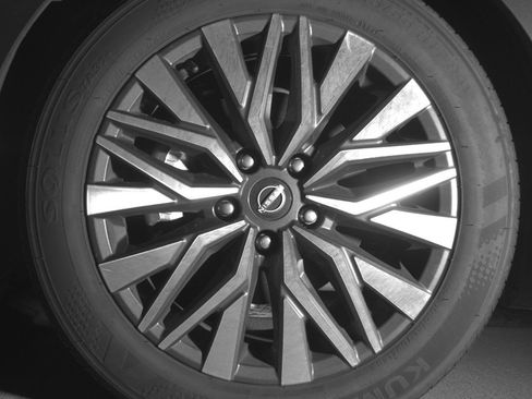 Used 2025 Nissan Altima 2.5 SV image 12