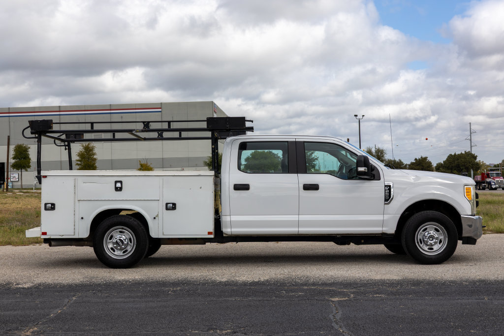 Used 2017 Ford F250 XL w/ Power Equipment Group RWD image 8