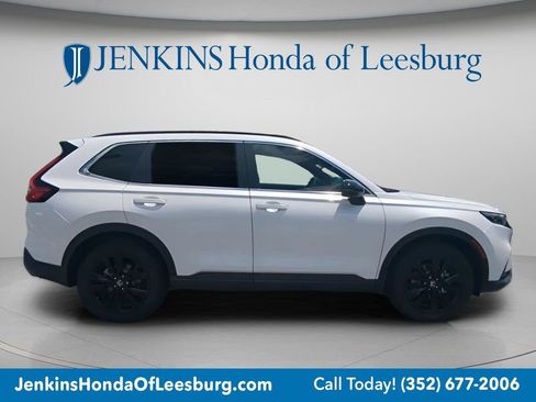 Used 2024 Honda CR-V Sport Touring image 3