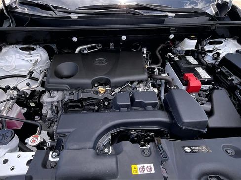 Used 2025 Toyota RAV4 XLE FWD image 32