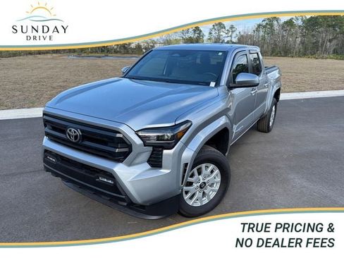 Used 2025 Toyota Tacoma SR5 image 1