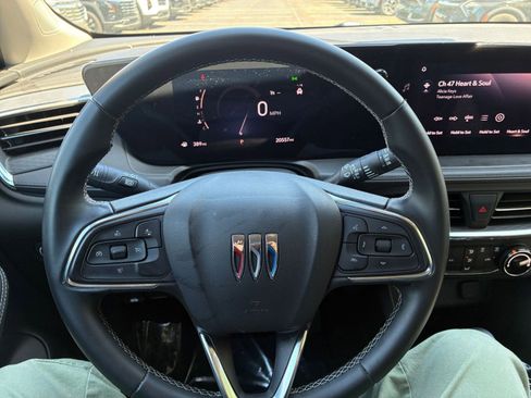Used 2025 Buick Encore GX Preferred image 27