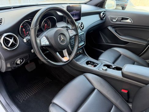 Used 2018 Mercedes-Benz GLA 250 image 12