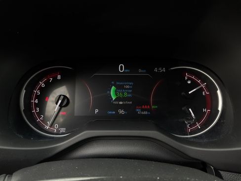 Used 2025 Toyota RAV4 XLE FWD image 37