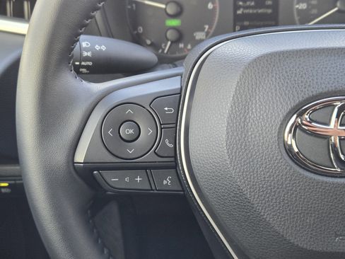 Used 2025 Toyota Corolla SE image 31