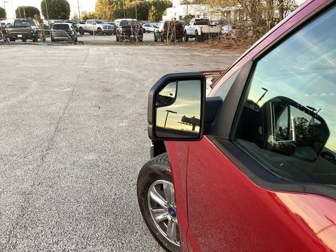 Used 2015 Ford F150 XLT image 16