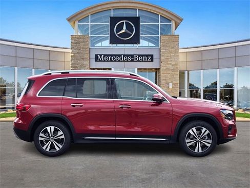 New 2026 Mercedes-Benz GLB 250 4MATIC image 5