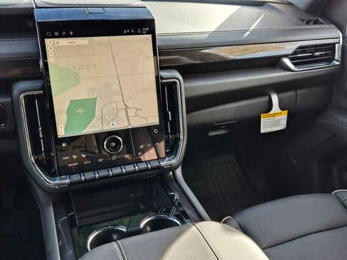 New 2026 GMC Yukon Elevation w/ LPO, Get Active Package image 32