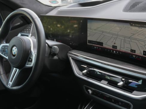 Certified 2025 BMW X7 M60i AWD/4WD image 10