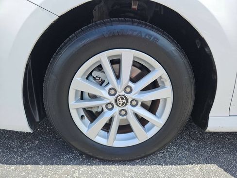 Used 2025 Toyota Camry LE FWD image 28