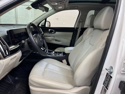 Used 2025 Kia Sorento S w/ Panoramic Sunroof Package FWD image 12