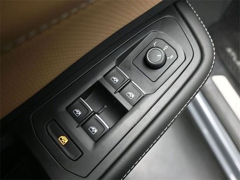 New 2026 Volkswagen Atlas Cross Sport SE image 13