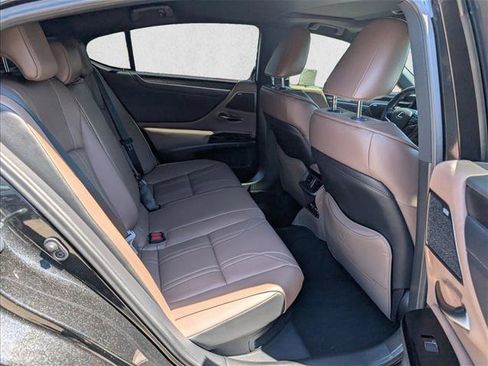 Used 2025 Lexus ES 300h w/ Accessory Package (Z1) FWD image 17