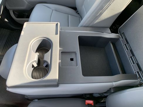 New 2026 Ford F250 XL w/ XL Chrome Package image 38