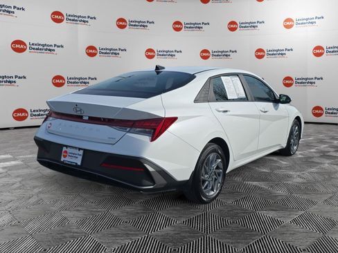 Certified 2025 Hyundai Elantra Blue image 7